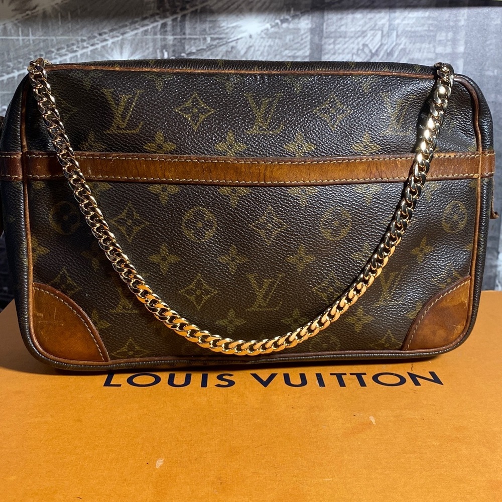Authentic Louis Vuitton Monogram Cosmetic Bag - Picture 2 of 16
